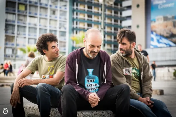 Τα Υπόγεια Ρεύματα κυκλοφορούν το πρώτο συλλεκτικό 7" "Δεν είναι αρκετό", και το Video Clip του